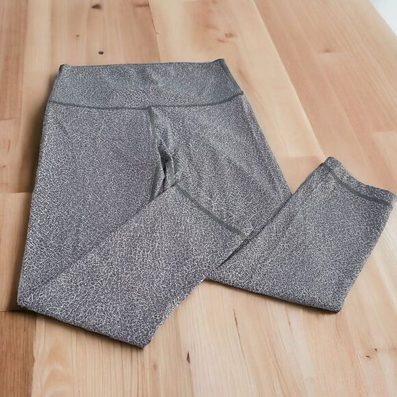 Lululemon Wunder Under Crop HR 2 Fractal Alpine White Black (6) - Picture 1 of 7